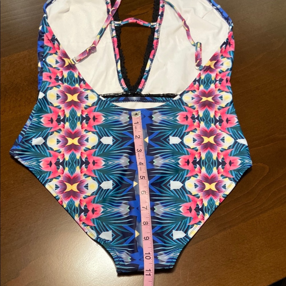 Colorful Cupshe One-Piece Swimsuit, size M. New! - Picture 5 of 10